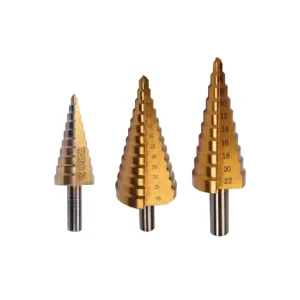 Juego de 3 brocas conicas escalonadas YATO de 3 a 20 mm en acero de alta velocidad HSS con recubrimiento de titanio para perforar metales.